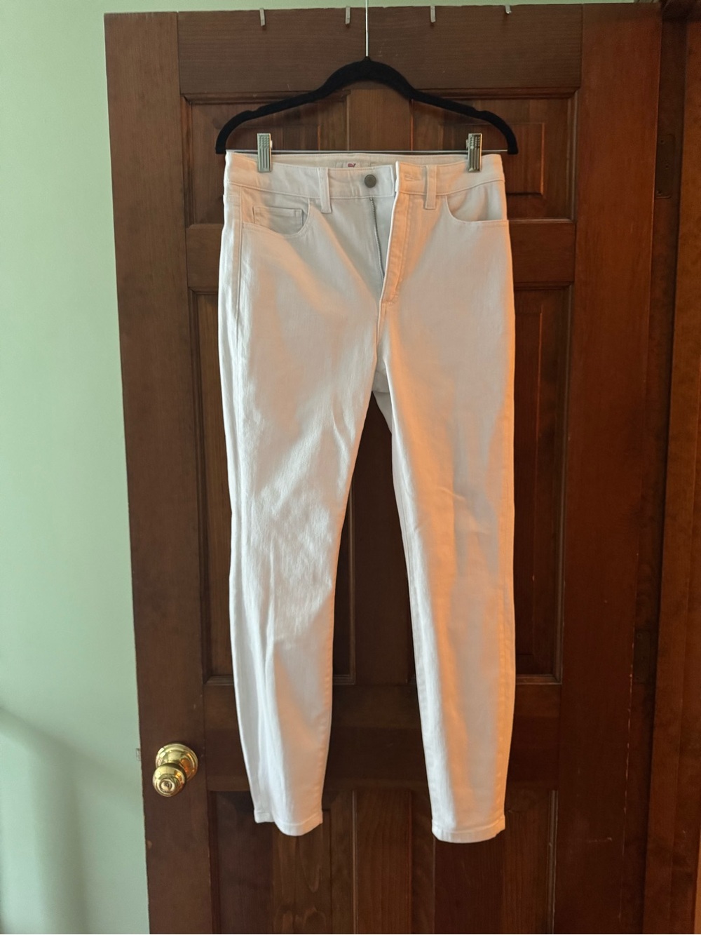 Vineyard Vines white Jean - only worn to try on!